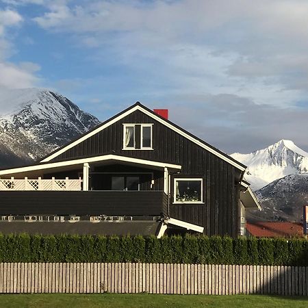 Villa Åndalsnes Buitenkant foto