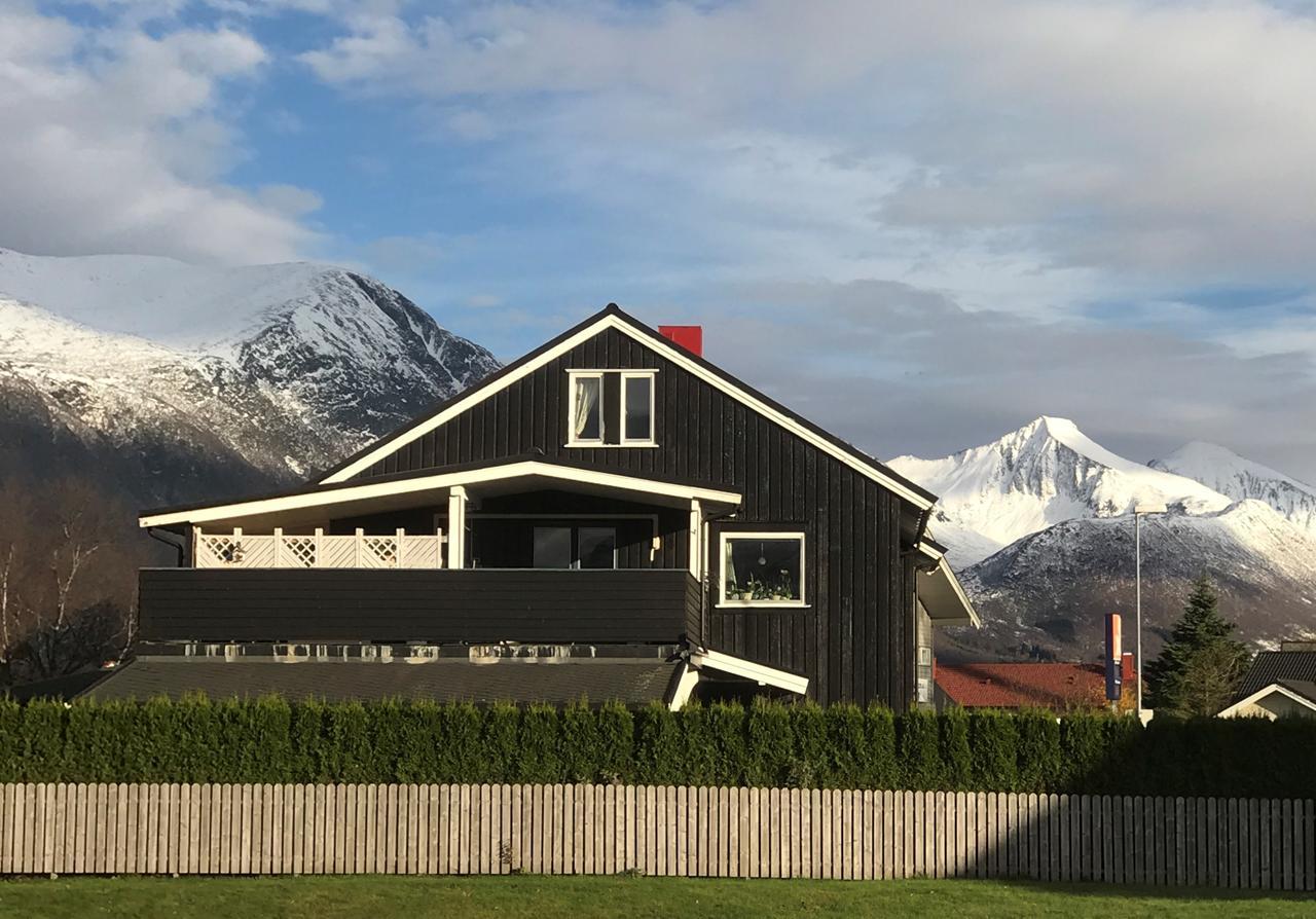 Villa Åndalsnes Buitenkant foto